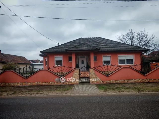 Eladó ház Tápiószentmárton 139 nm