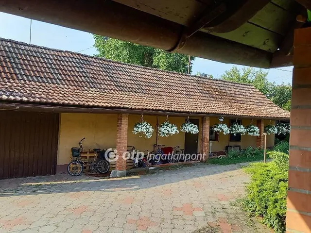 Eladó ház Tápiószele 168 nm