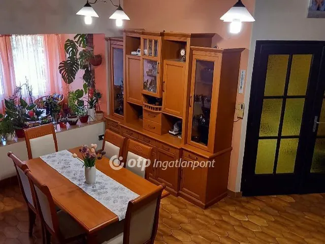 Eladó ház Tápiószele 168 nm