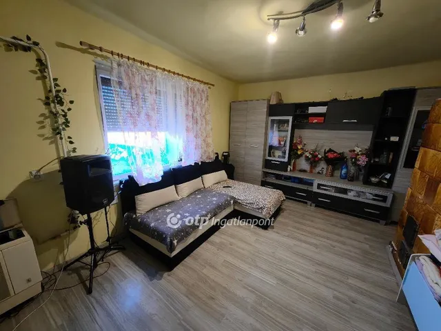 Eladó ház Karcag 66 nm