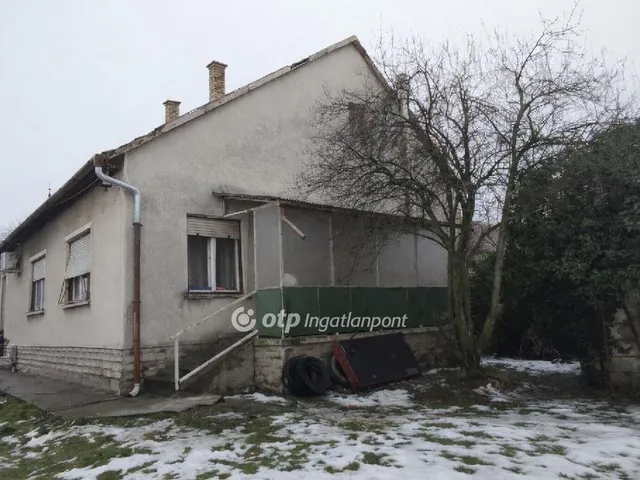 Eladó ház Alattyán 97 nm