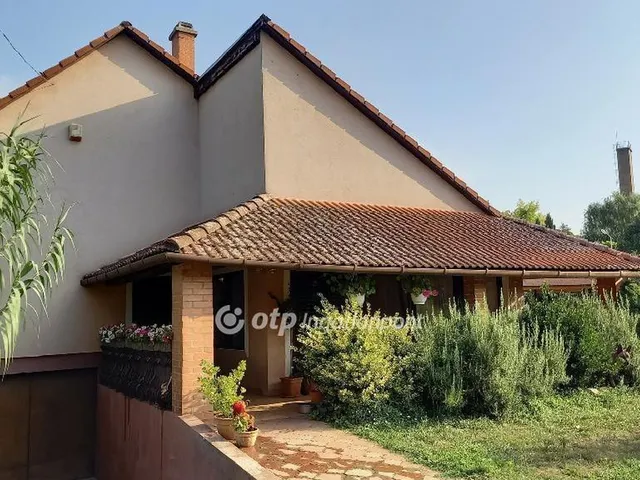 Eladó ház Tápiószele 168 nm