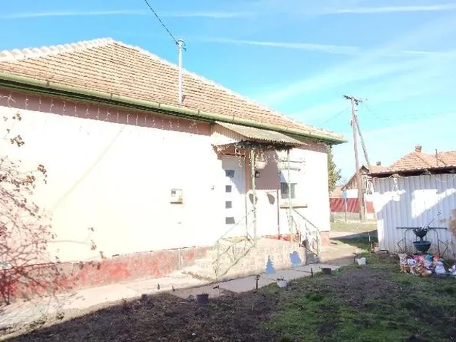 Eladó ház Jászapáti 78 nm