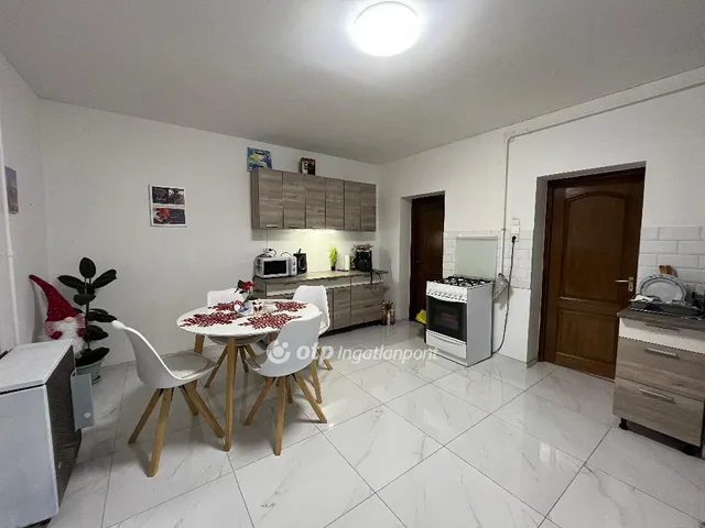 Eladó ház Sarkad 93 nm