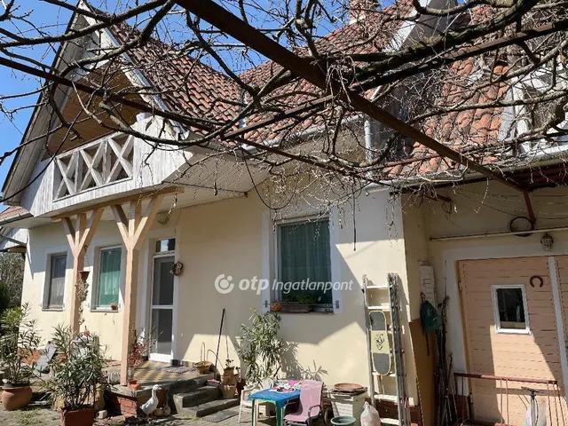 Eladó ház Gyula, Csigakert 260 nm