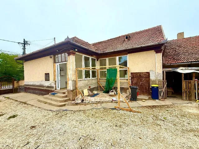 Eladó ház Tápiószele 102 nm