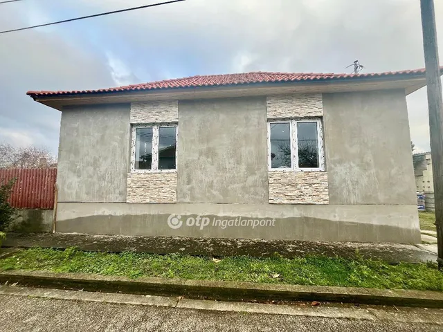 Eladó ház Szolnok 72 nm