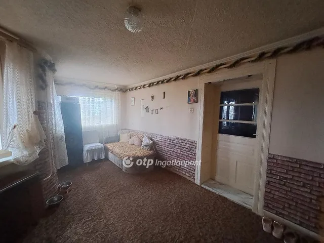 Eladó ház Kenderes 100 nm