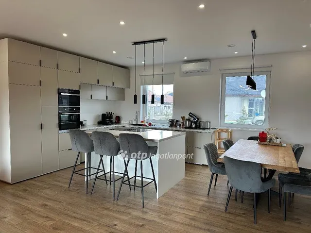 Eladó ház Albertirsa 180 nm