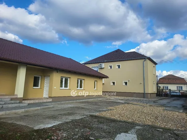 Eladó ház Boldog 155 nm