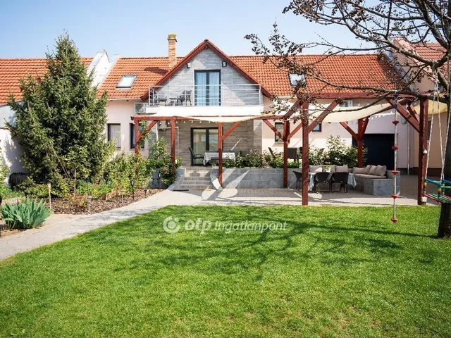 Eladó ház Hatvan 160 nm