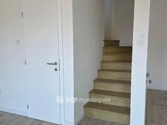Eladó lakás Tura 60 nm