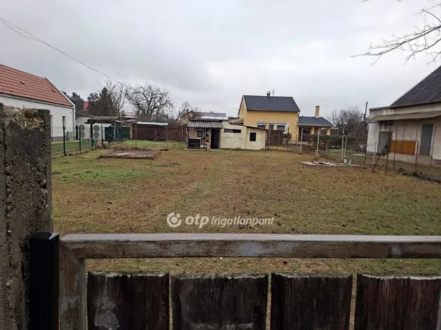 Eladó telek Monorierdő 640 nm