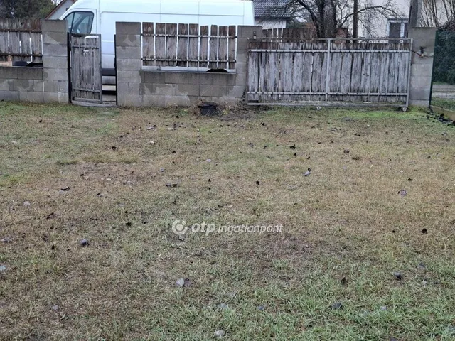 Eladó telek Monorierdő 640 nm