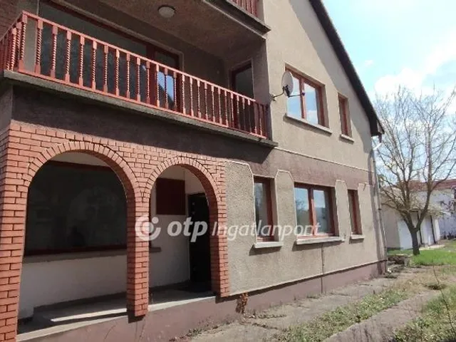 Eladó ház Jászberény 206 nm