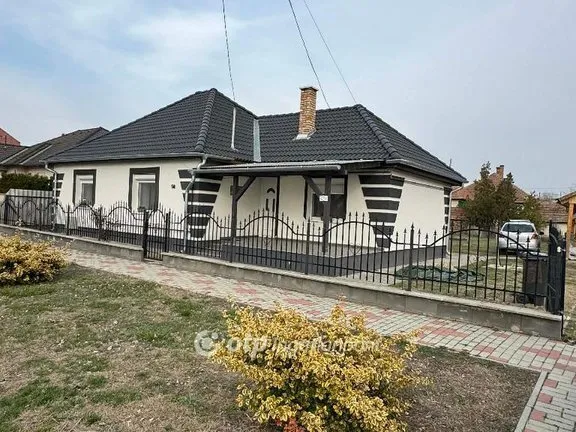 Eladó ház Abony 101 nm