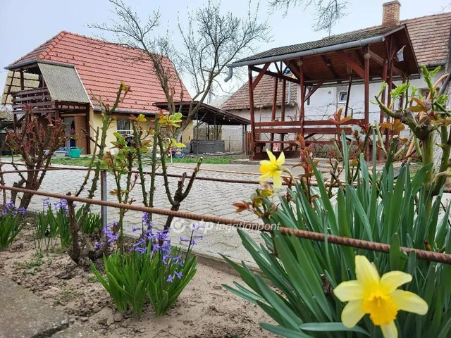 Eladó ház Tápióság 81 nm