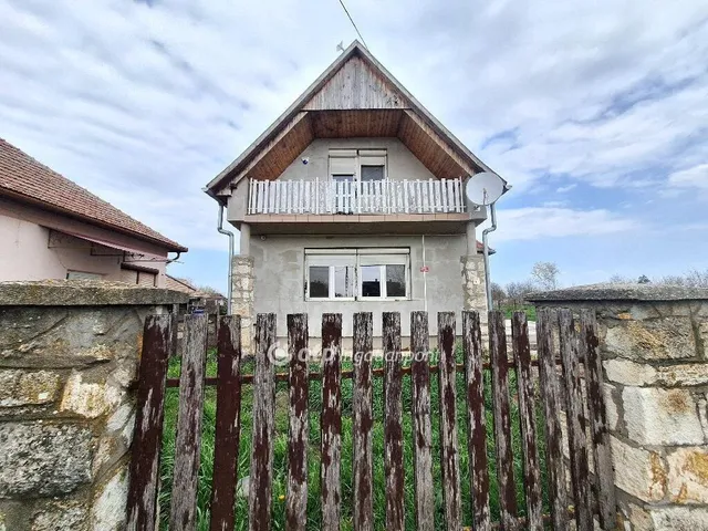 Eladó ház Biharnagybajom 128 nm