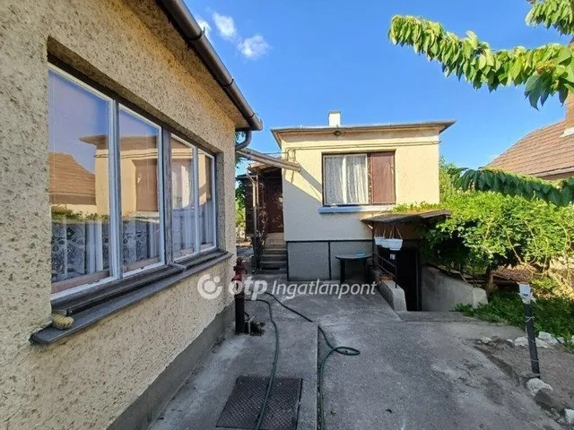 Eladó ház Felsőpakony 71 nm