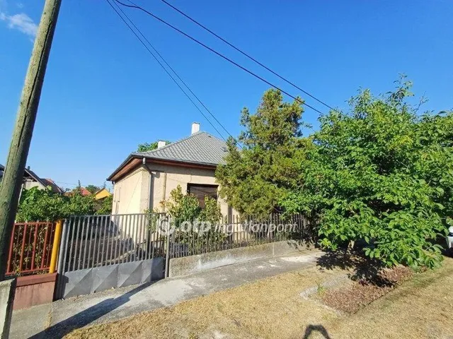 Eladó ház Felsőpakony 71 nm