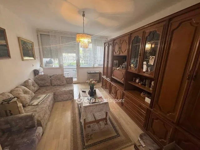 Eladó lakás Cegléd 61 nm