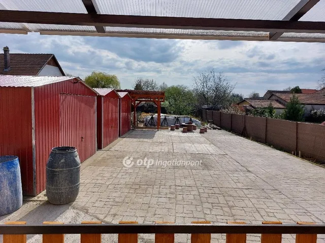 Eladó lakás Hatvan 84 nm