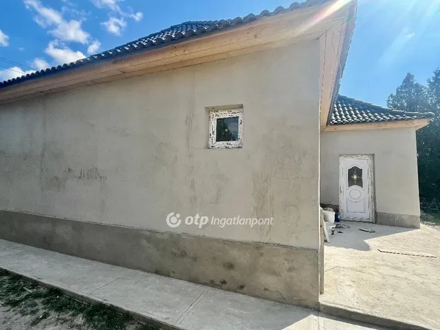 Eladó ház Újszász 79 nm