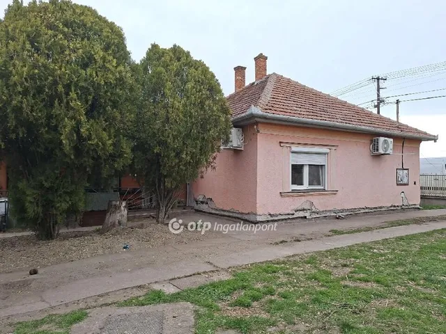 Eladó ház Abony 75 nm