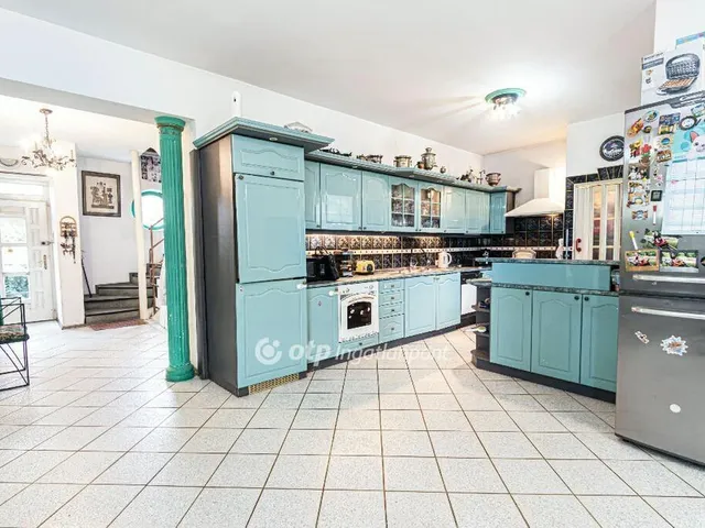 Eladó ház Budapest XV. kerület 400 nm