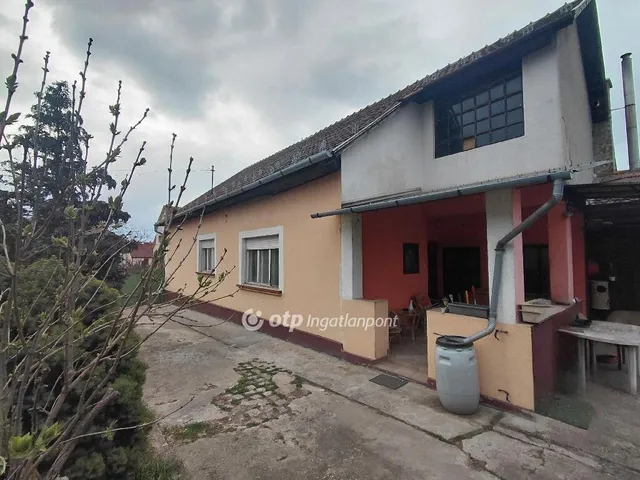 Eladó ház Bag 205 nm