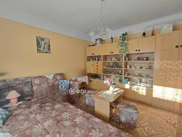 Eladó nyaraló Jászberény 71 nm