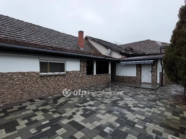Eladó ház Kisújszállás 150 nm