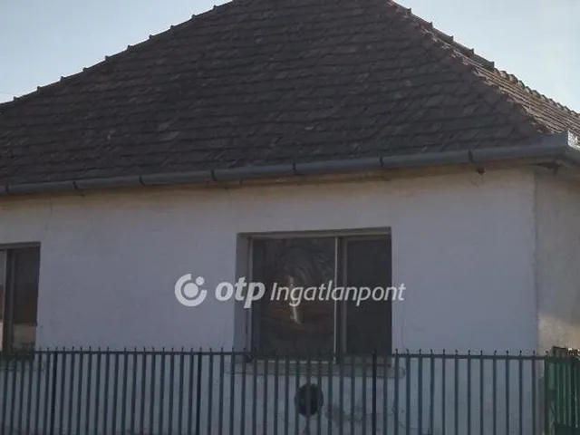 Eladó ház Tápióság 75 nm