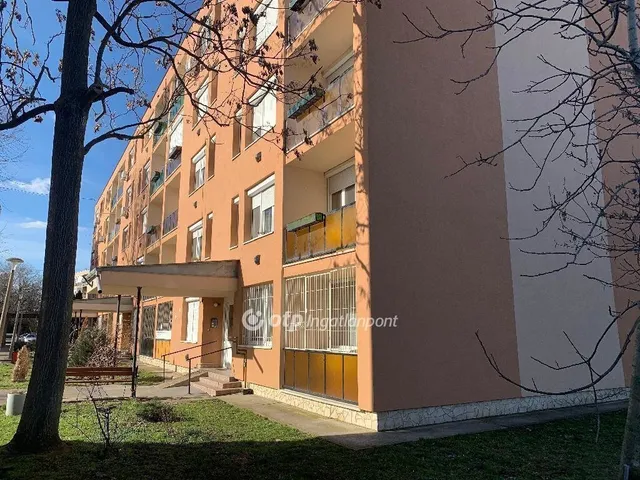 Eladó lakás Szolnok 54 nm