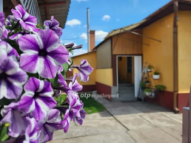 Eladó ház Nagyfüged 80 nm