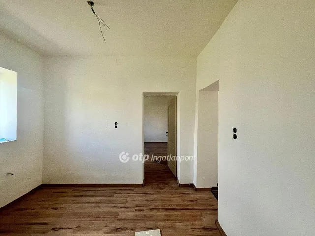 Eladó ház Újszász 79 nm