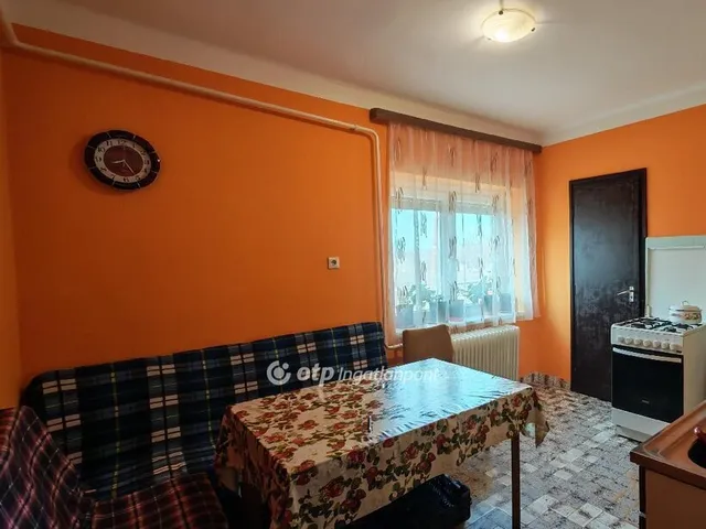 Eladó nyaraló Csemő 105 nm