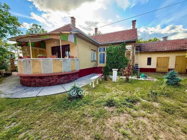 Eladó ház Cegléd 99 nm