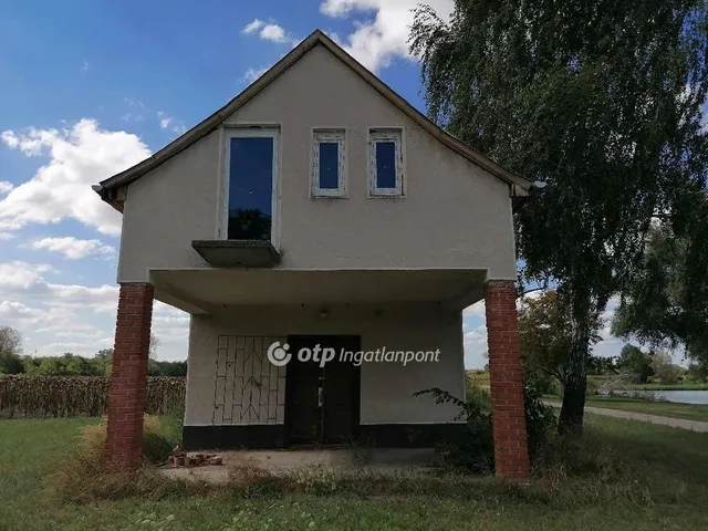Eladó telek Ceglédbercel 6418 nm