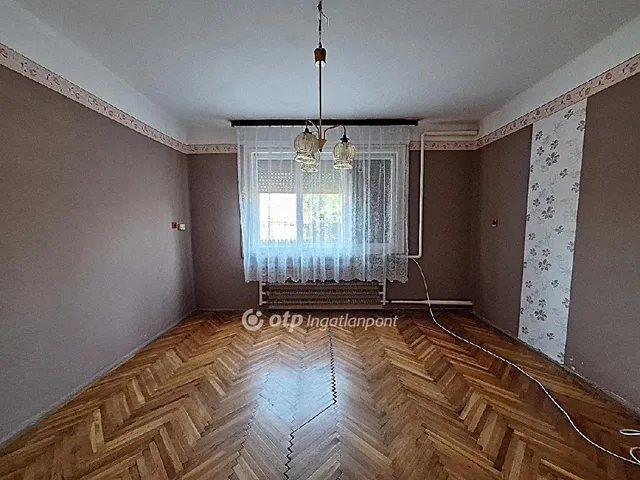 Eladó ház Füzesgyarmat 77 nm