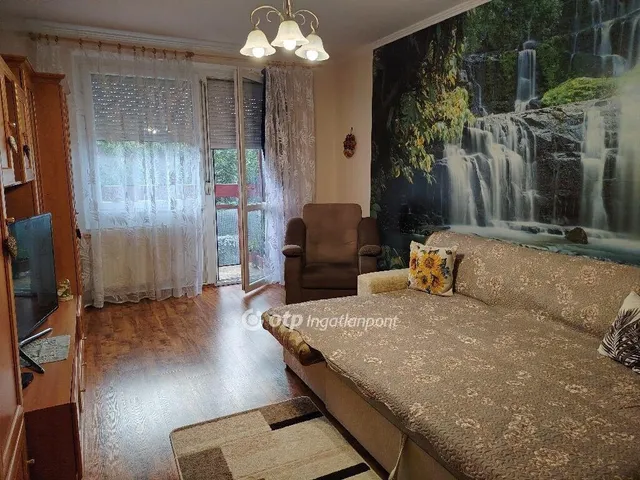 Eladó lakás Szolnok 68 nm