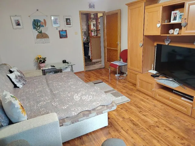 Eladó lakás Szolnok 68 nm