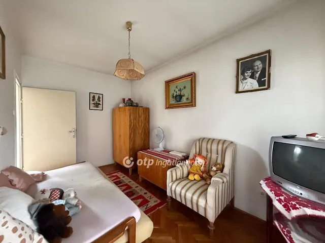 Eladó lakás Cegléd 110 nm