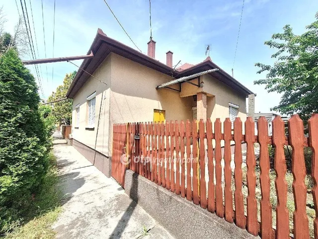 Eladó ház Karcag 68 nm