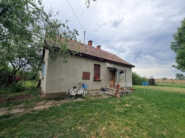 Eladó ház Kaba 46 nm