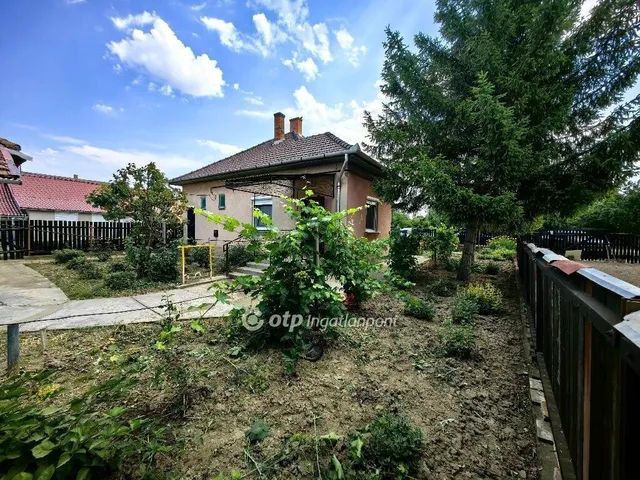 Eladó ház Kisújszállás 71 nm
