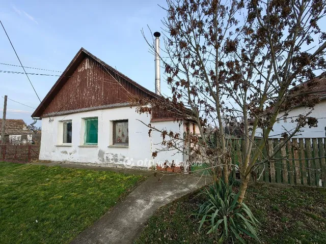 Eladó ház Karcag 72 nm