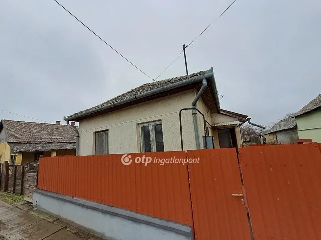 Eladó ház Kunhegyes 61 nm