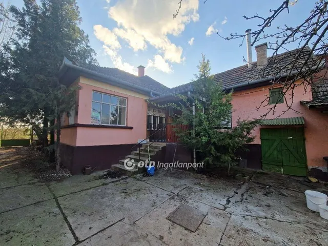 Eladó ház Tápiószele 75 nm
