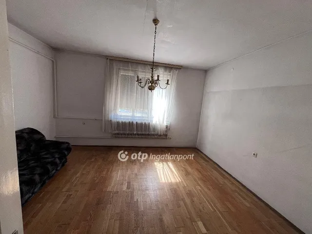 Eladó ház Kunhegyes 130 nm